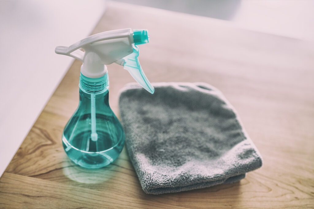 clean kitchen mess with vinegar