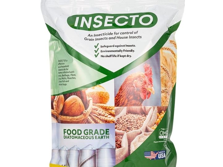 Bag of food grade diatomaceous earth to help prevent poultry lice
