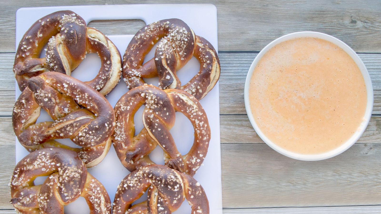 Beer Pretzels & Cheddar Dipping Sauce