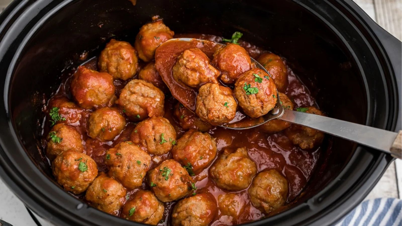 Slow Cooker Beer Meatballs
