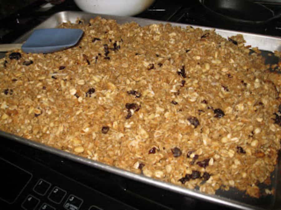 Simple Homemade Granola Recipe