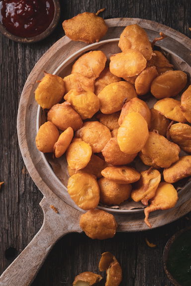 Batata na Bhajiya l Aloo Pakora (Indian Potato Fritters)