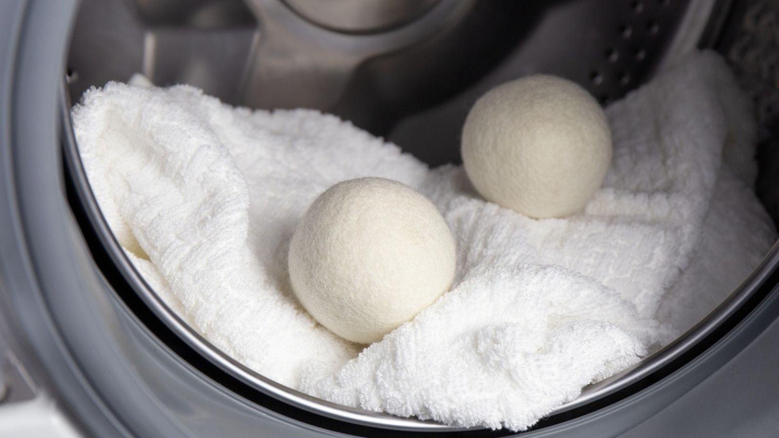 wool dryer balls in tumble dryer