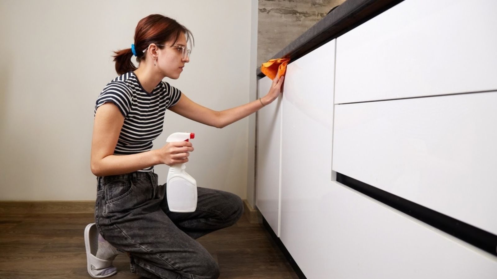 cleaning laminate cabinate fronts