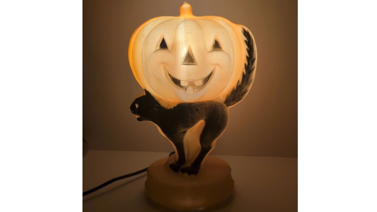 General Foam Plastics black cat and pumpkin