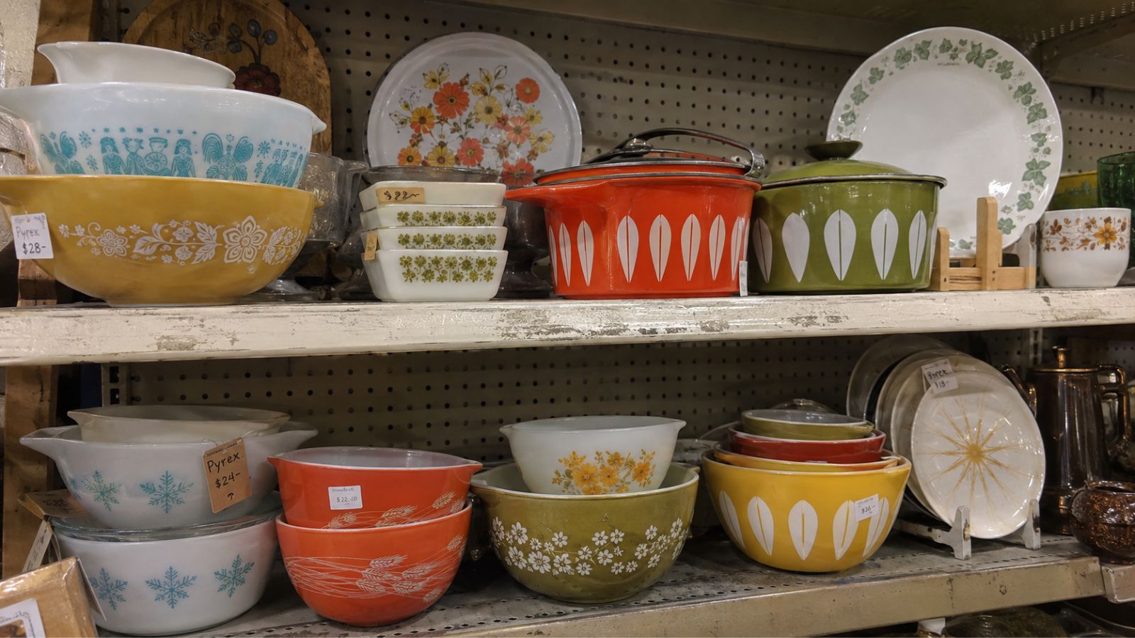 VIntage Pyrex on a thrift store shelf
